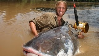 Giant catfish Mekong River ThaiLand  FISH MONSTER HUNTING [upl. by Llednor]