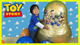 GOLDEN GIANT EGG SURPRISE OPENING Disney Toy Story [upl. by Aydni]