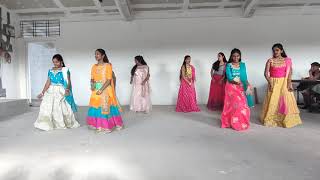 NAANU KANNADIGA KAVALIGA DANCE BY GOWTHAMI GROUP [upl. by Licastro]