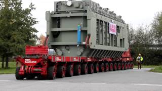 SelfPropelled Modular Transporter SPMT with a transformer [upl. by Alhan]